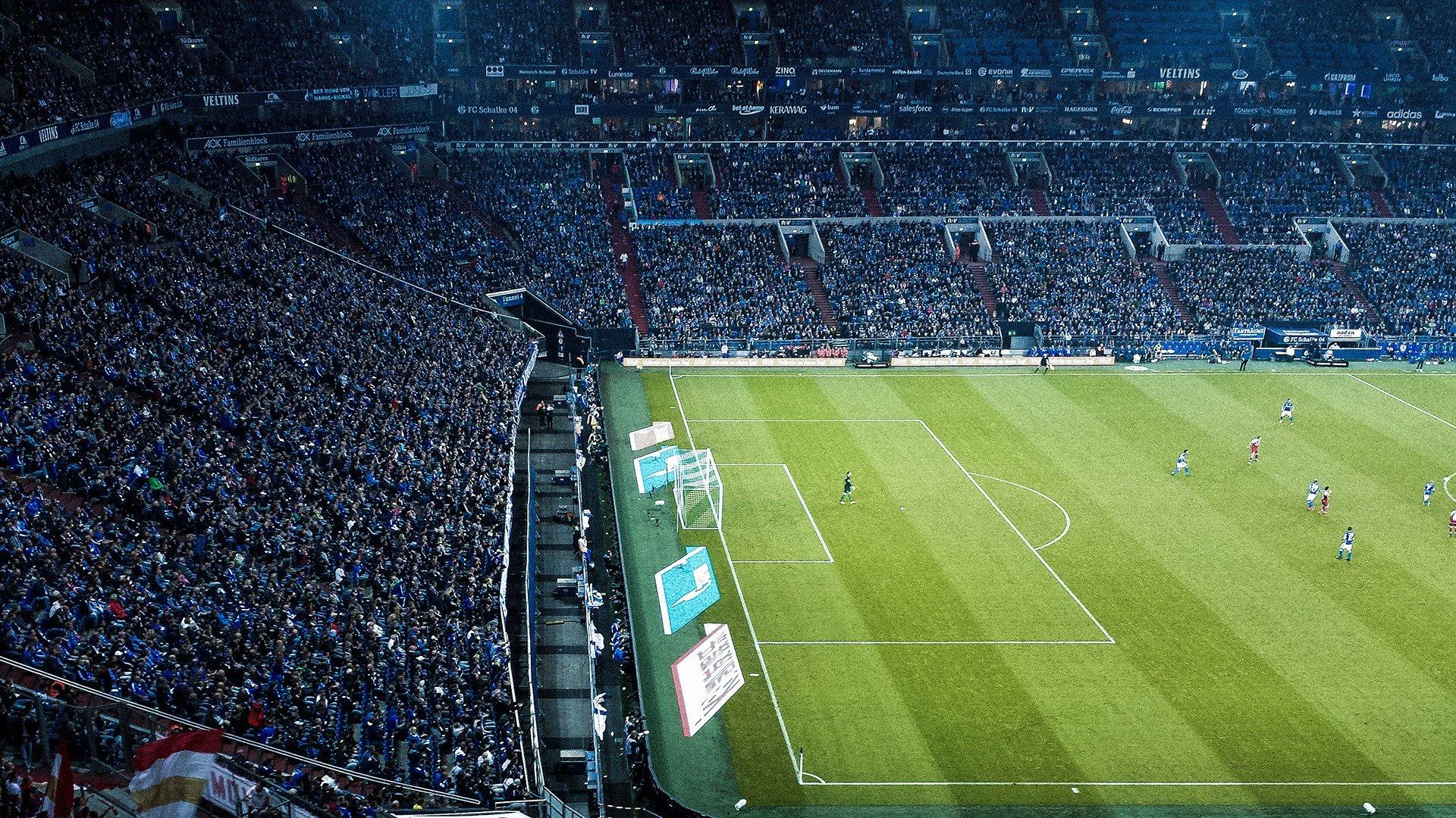 美因茨老板公开回应范登贝尔赫转会意向，我们已准备好等待租借机会