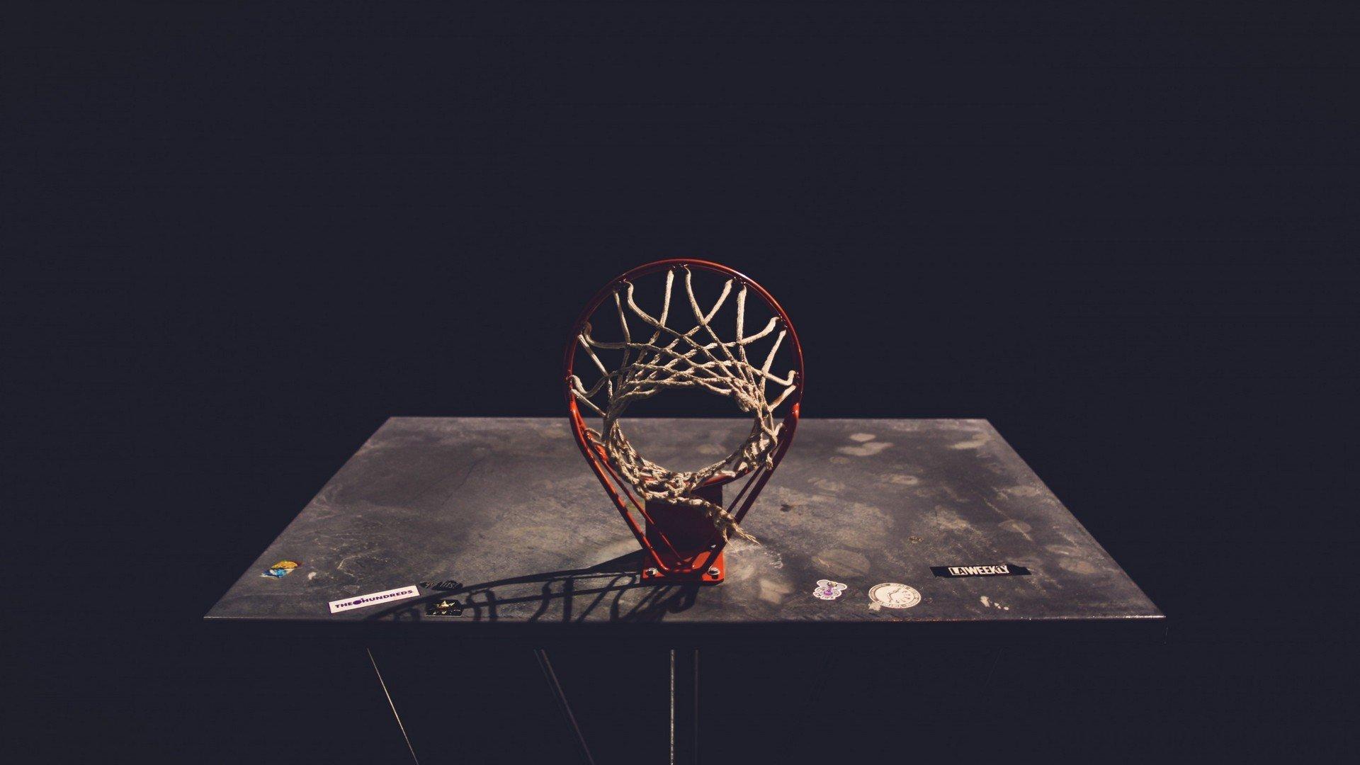 争议与激情交织！泰勒掌哨，切尔西与阿森纳激战斯坦福桥难分高下