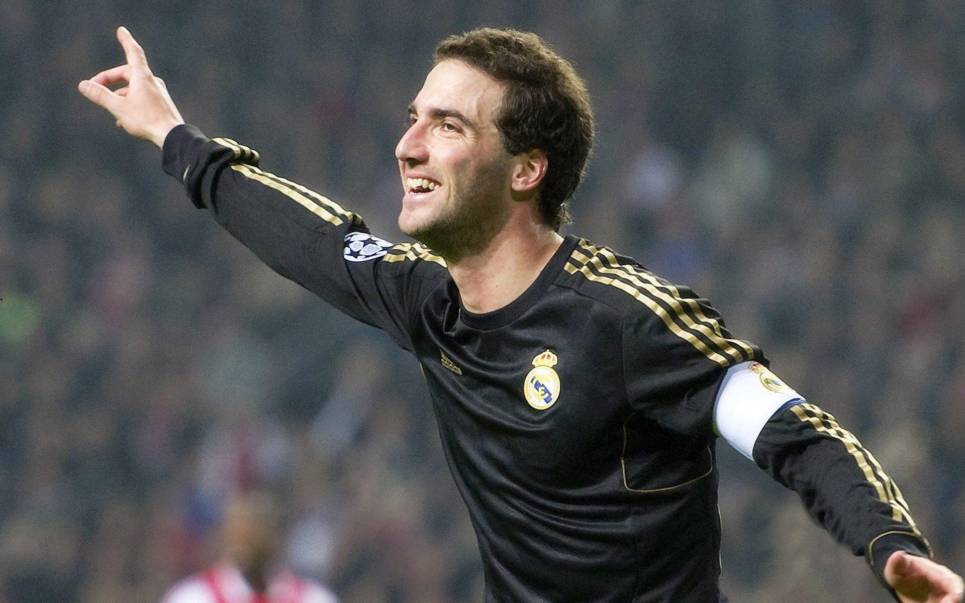 巴萨迎战巴黎关键名单揭晓，客队三大核心缺席引战术猜想